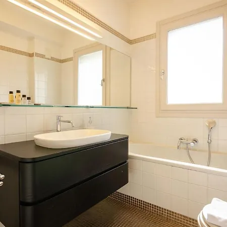 Rizzoli Terrace * Bolonya