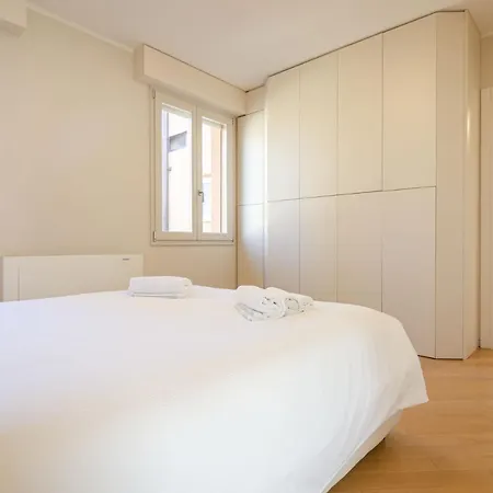 Rizzoli Terrace * ボローニャ